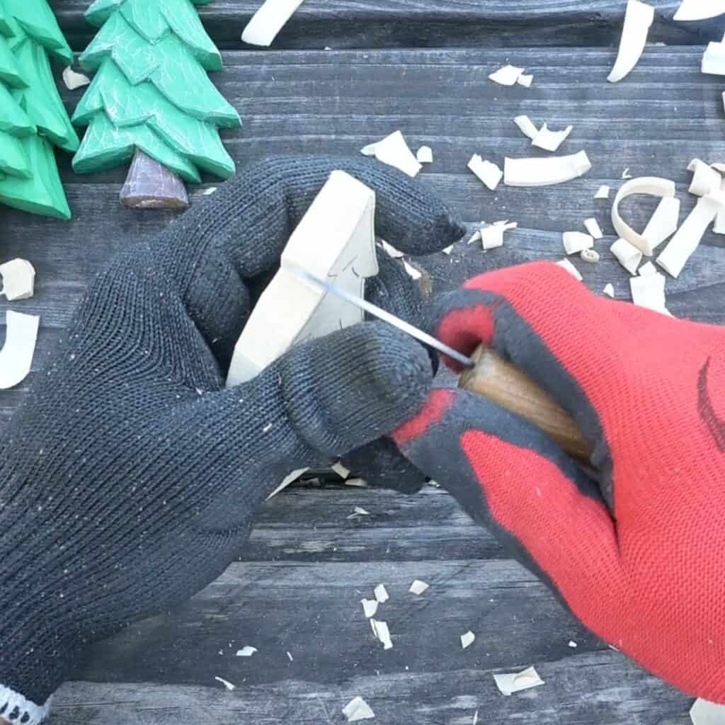 starting a wood christmas tree whittle