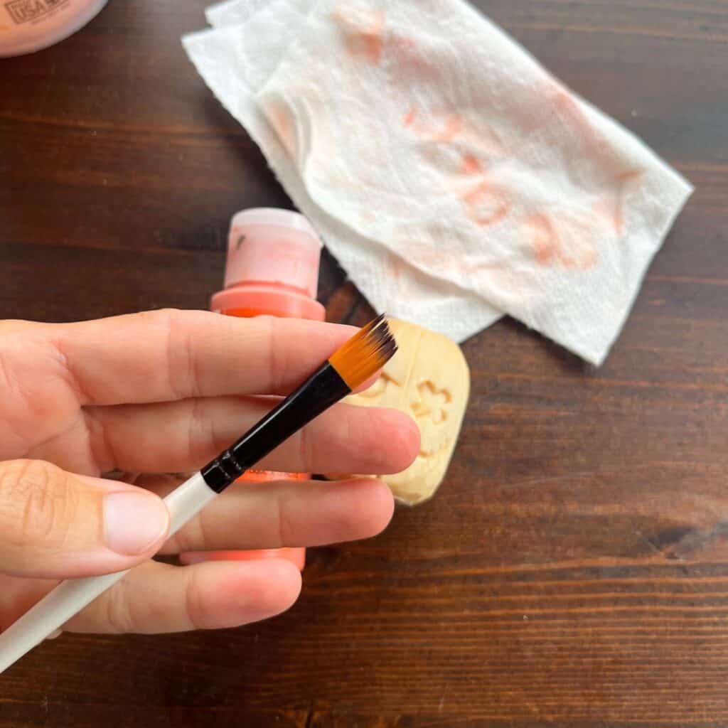 a flat angled brush for painting